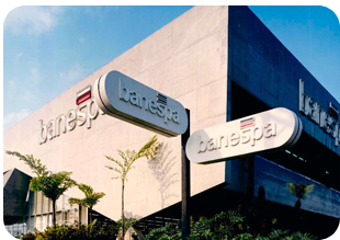 Fachada do Banco Banespa, marco da atuação financeira em 2001